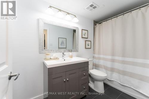 414 - 5800 Sheppard Avenue E, Toronto, ON - Indoor Photo Showing Bathroom