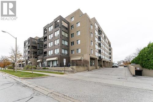 414 - 5800 Sheppard Avenue E, Toronto, ON - Outdoor With Facade