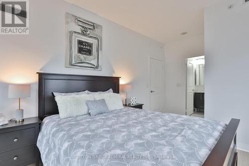 302 - 55 Oneida Crescent, Richmond Hill, ON - Indoor Photo Showing Bedroom