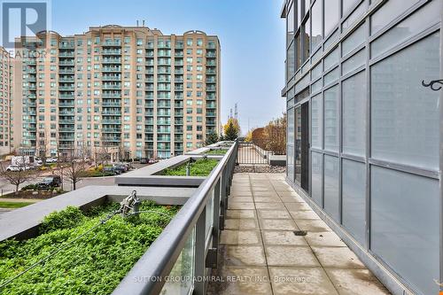 302 - 55 Oneida Crescent, Richmond Hill, ON - Outdoor With Balcony