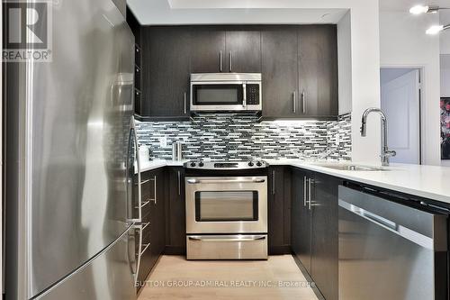 302 - 55 Oneida Crescent, Richmond Hill, ON - Indoor Photo Showing Kitchen With Upgraded Kitchen