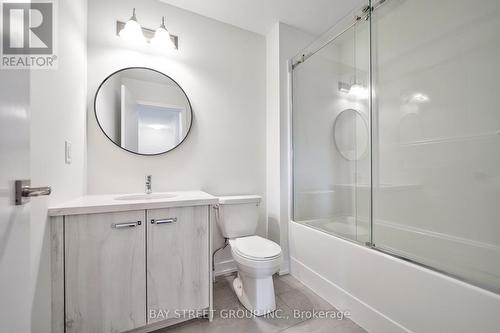 1360 Kobzar Drive, Oakville, ON - Indoor Photo Showing Bathroom