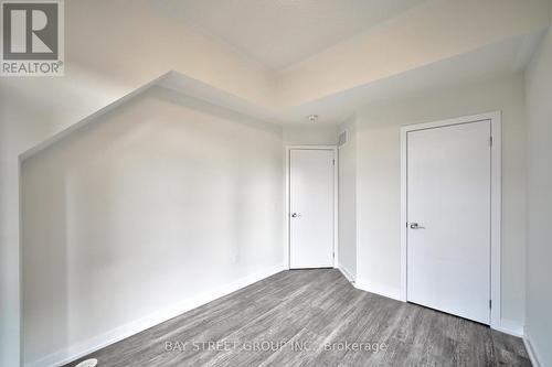 1360 Kobzar Drive, Oakville, ON - Indoor Photo Showing Other Room