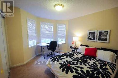 1020 Yates Drive, Milton, ON - Indoor Photo Showing Other Room