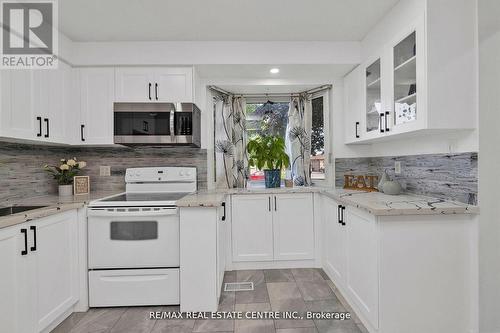 54 Archdekin Drive, Brampton, ON - Indoor Photo Showing Kitchen