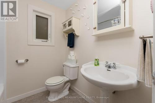 40 - 59 Maple Avenue, Halton Hills, ON - Indoor Photo Showing Bathroom