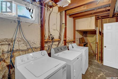 1006 Garry Street, Regina, SK - Indoor Photo Showing Laundry Room