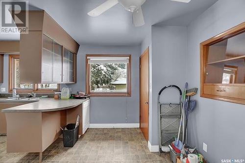 1006 Garry Street, Regina, SK - Indoor