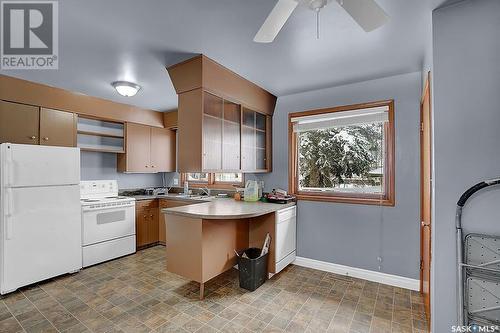 1006 Garry Street, Regina, SK - Indoor Photo Showing Kitchen