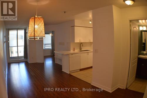 714 - 4090 Living Arts Drive, Mississauga, ON - Indoor Photo Showing Other Room