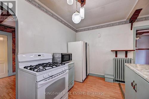 362 Duke Street W, Kitchener, ON - Indoor Photo Showing Kitchen