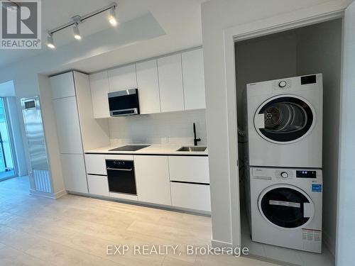 1503 - 127 Broadway Avenue, Toronto, ON - Indoor Photo Showing Laundry Room