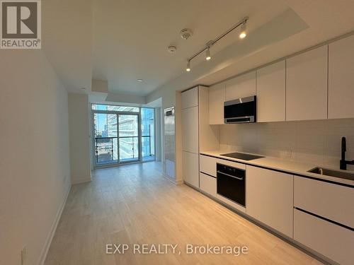 1503 - 127 Broadway Avenue, Toronto, ON - Indoor Photo Showing Kitchen