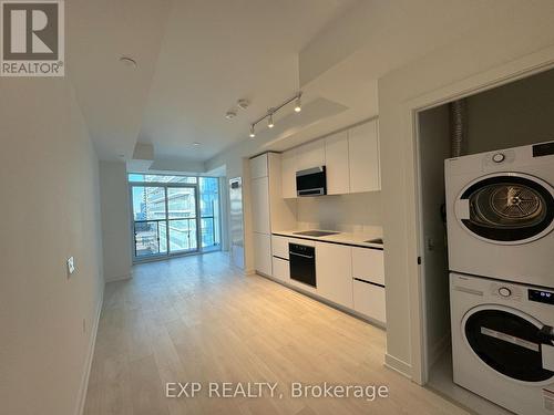 1503 - 127 Broadway Avenue, Toronto, ON - Indoor Photo Showing Laundry Room