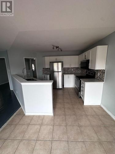 256 Willowbrook Drive E, Whitby, ON - Indoor Photo Showing Kitchen