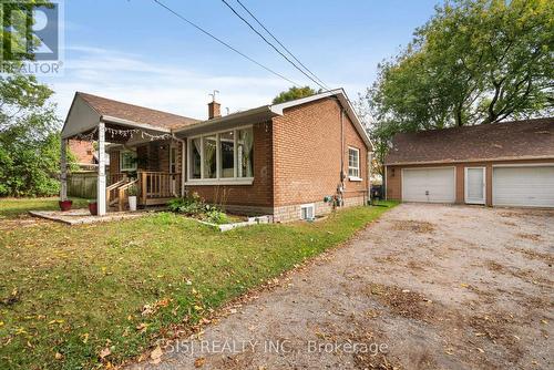 18947 Mccowan Road, East Gwillimbury, ON - Outdoor