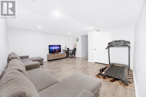 18 Meadowhawk Trail, Bradford West Gwillimbury, ON - Indoor Photo Showing Gym Room