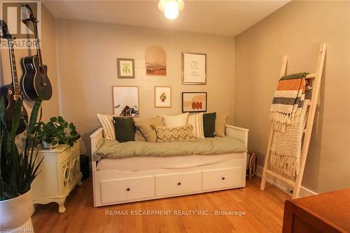 179 Paling Avenue, Hamilton, ON - Indoor Photo Showing Bedroom