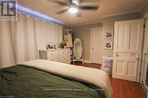 179 Paling Avenue, Hamilton, ON - Indoor Photo Showing Bedroom