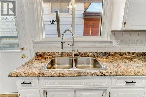 353 Grand Ridge Drive, Cambridge, ON - Indoor Photo Showing Kitchen With Double Sink