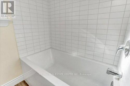 353 Grand Ridge Drive, Cambridge, ON - Indoor Photo Showing Bathroom