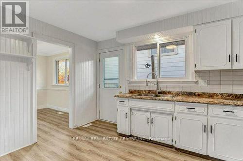 353 Grand Ridge Drive, Cambridge, ON - Indoor Photo Showing Kitchen