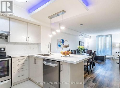 12 - 55 Cedarcroft Boulevard, Toronto, ON - Indoor Photo Showing Kitchen With Double Sink With Upgraded Kitchen