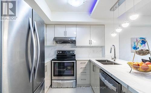 12 - 55 Cedarcroft Boulevard, Toronto, ON - Indoor Photo Showing Kitchen With Double Sink With Upgraded Kitchen