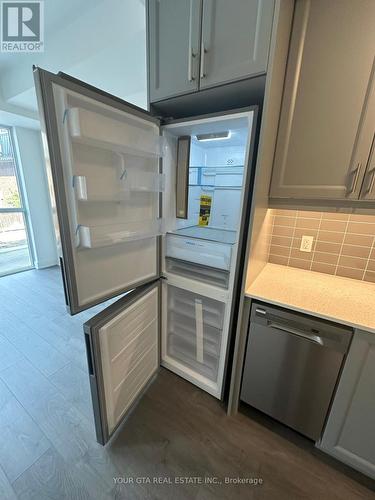 214 - 2343 Khalsa Gate, Oakville, ON - Indoor Photo Showing Kitchen