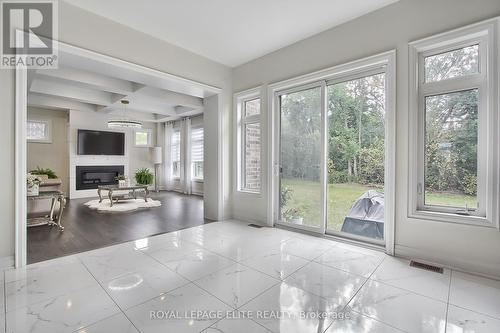 106 Silk Twist Drive, East Gwillimbury, ON - Indoor With Fireplace