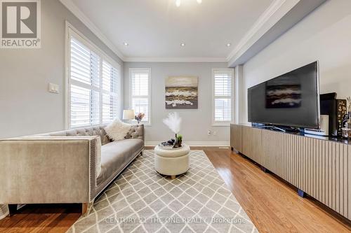 112 Catalpa Crescent, Vaughan, ON - Indoor Photo Showing Living Room