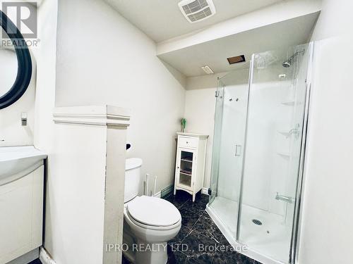 3362 Angel Pass Drive, Mississauga, ON - Indoor Photo Showing Bathroom