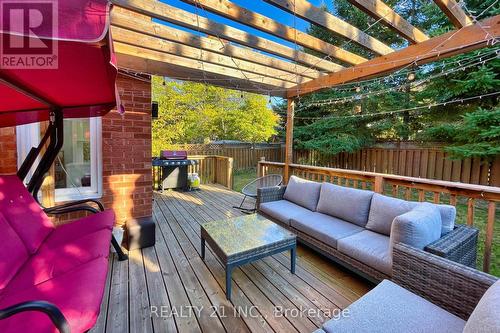 971 Thimbleberry Circle, Oshawa, ON - Outdoor With Deck Patio Veranda