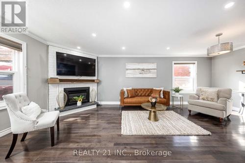 971 Thimbleberry Circle, Oshawa, ON - Indoor Photo Showing Living Room With Fireplace