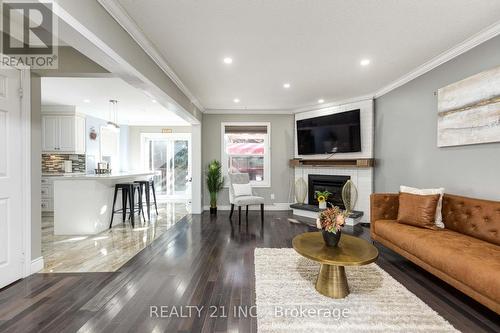 971 Thimbleberry Circle, Oshawa, ON - Indoor Photo Showing Living Room With Fireplace