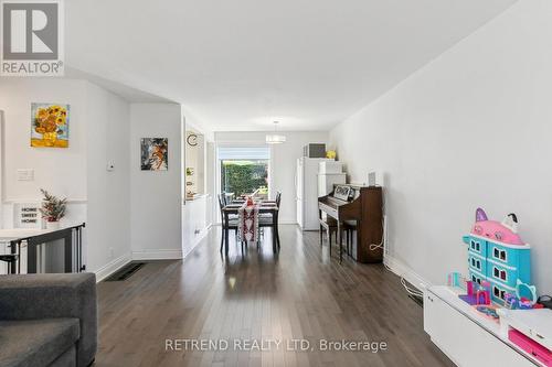 58 Broadpath Road, Toronto, ON - Indoor Photo Showing Living Room