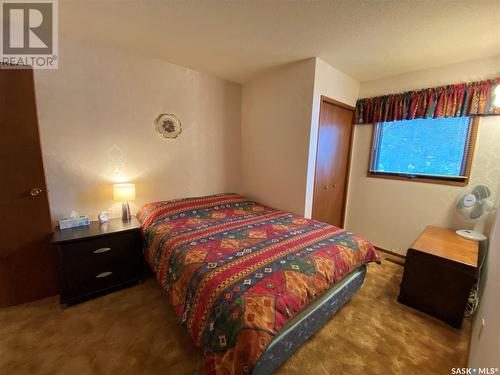 726 Main Street, Eston, SK - Indoor Photo Showing Bedroom