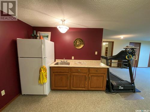 726 Main Street, Eston, SK - Indoor Photo Showing Other Room