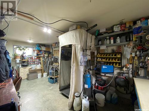 726 Main Street, Eston, SK - Indoor Photo Showing Garage