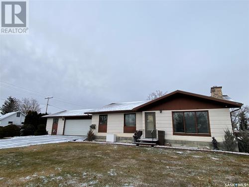 726 Main Street, Eston, SK - Outdoor