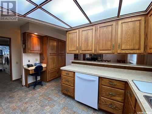 726 Main Street, Eston, SK - Indoor Photo Showing Kitchen