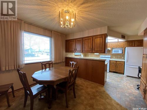 726 Main Street, Eston, SK - Indoor Photo Showing Dining Room