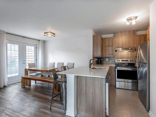 Cuisine - 131 Rue Joseph-Bresse, Chambly, QC - Indoor Photo Showing Kitchen With Double Sink