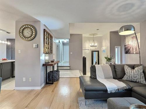 Vue d'ensemble - 6835 Crois. Verdon, Laval (Sainte-Rose), QC - Indoor Photo Showing Living Room