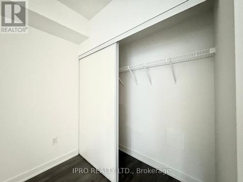 304 - 117 Broadway Avenue N, Toronto, ON - Indoor