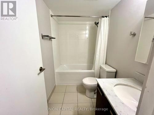 536 - 68 Abell Street, Toronto, ON - Indoor Photo Showing Bathroom