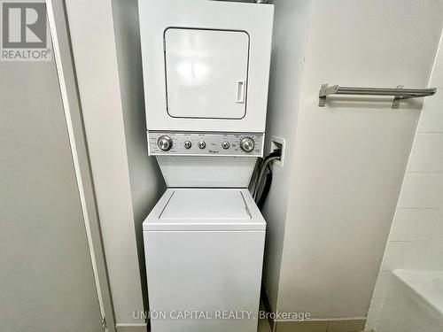 536 - 68 Abell Street, Toronto, ON - Indoor Photo Showing Laundry Room