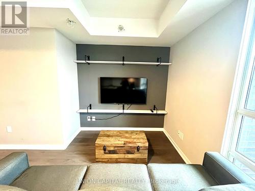 536 - 68 Abell Street, Toronto, ON - Indoor Photo Showing Living Room