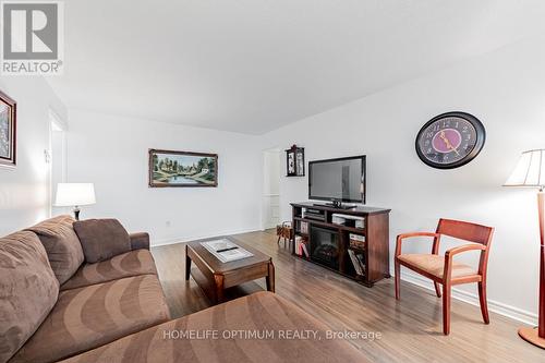 3603 - 3 Massey Square, Toronto, ON - Indoor Photo Showing Living Room