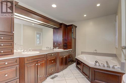 8 Bristol Sands Crescent, Uxbridge, ON - Indoor Photo Showing Bathroom